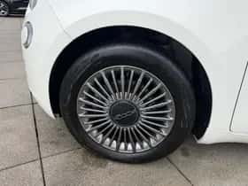 Fiat 500 (2021) thumbnail 9