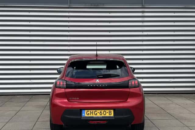 Peugeot e-208 (2023) thumbnail 6