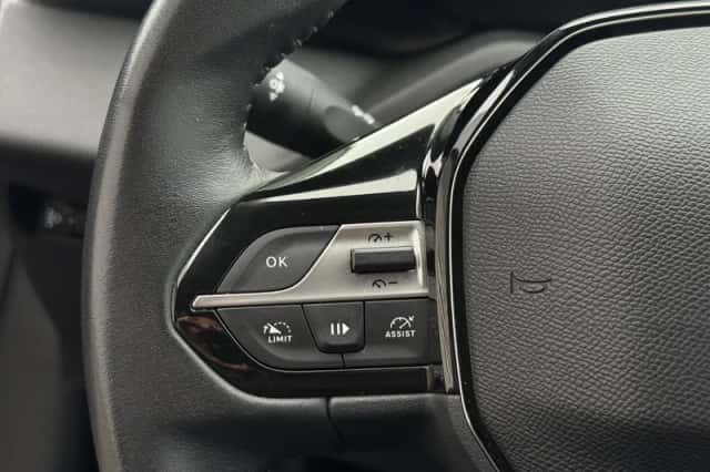 Peugeot 308 (2022) thumbnail 18