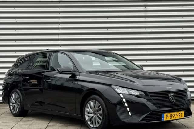 Peugeot 308 (2022) thumbnail 3