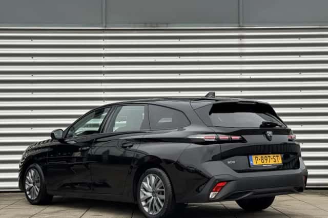 Peugeot 308 (2022) thumbnail 3