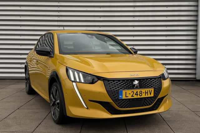 Peugeot 208 (2021) thumbnail 2