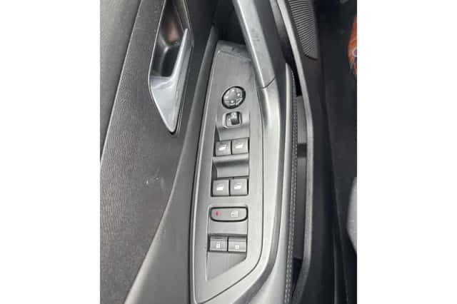 Peugeot 308 (2022) thumbnail 11