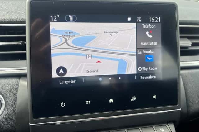 Renault Captur (2021) thumbnail 11