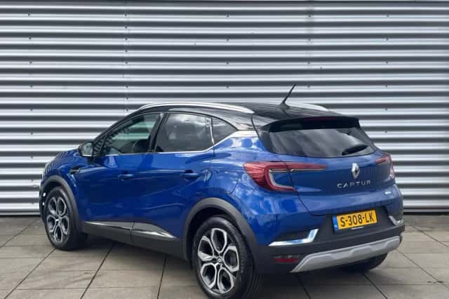 Renault Captur (2021) thumbnail 3