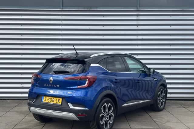 Renault Captur (2021) thumbnail 4