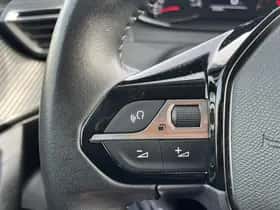 Peugeot 2008 (2021) thumbnail 12