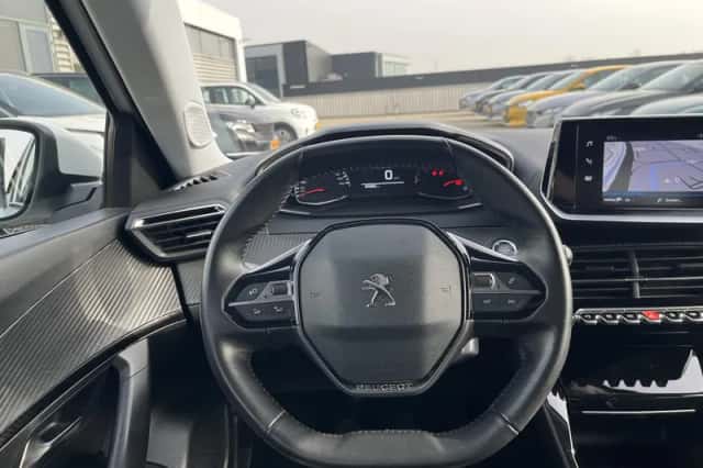 Peugeot 2008 (2021) thumbnail 14