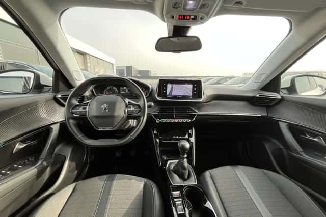 Peugeot 2008 (2021) thumbnail 16