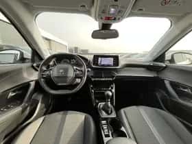 Peugeot 2008 (2021) thumbnail 16