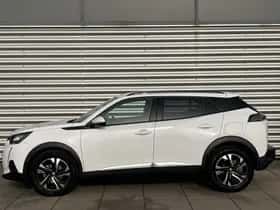 Peugeot 2008 (2021) thumbnail 4