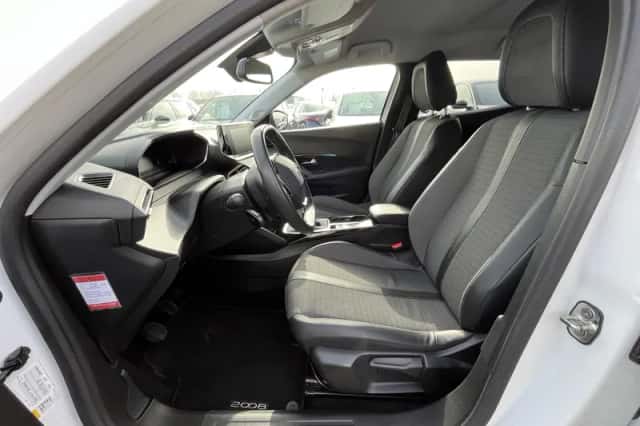 Peugeot 2008 (2021) thumbnail 9