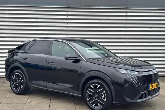 Peugeot 3008 (2025) thumbnail 2