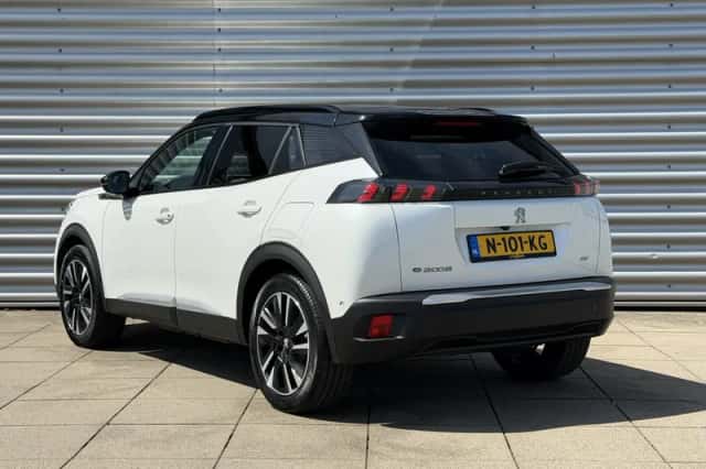 Peugeot e-2008 (2021) thumbnail 3