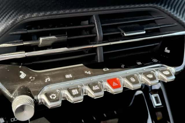 Peugeot e-2008 (2021) thumbnail 27