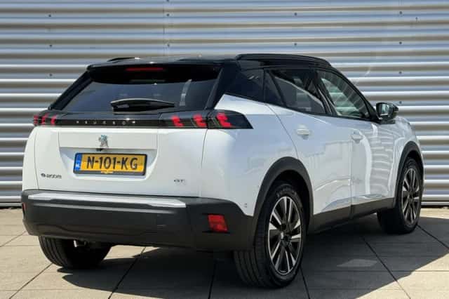 Peugeot e-2008 (2021) thumbnail 5