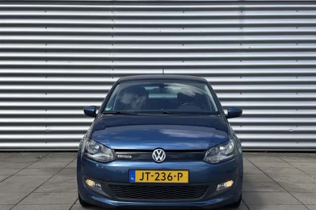 Volkswagen Polo (2016) thumbnail 2
