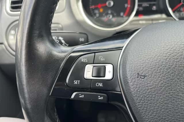 Volkswagen Polo (2016) thumbnail 9