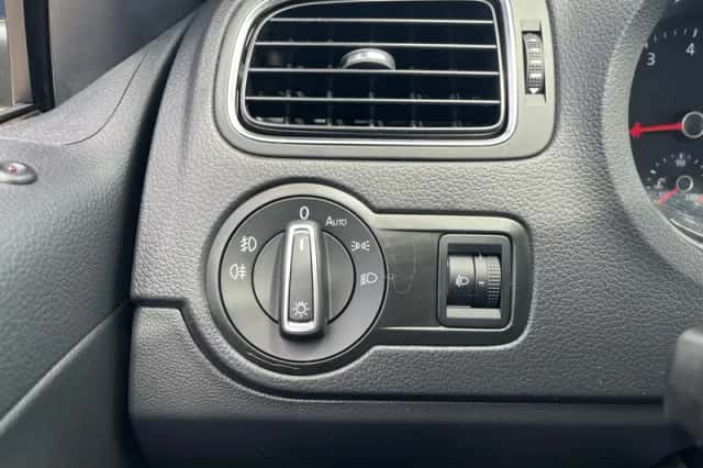 Volkswagen Polo (2016) thumbnail 10