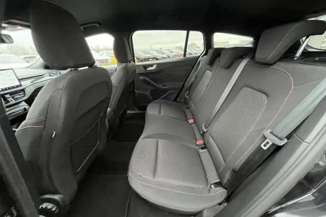 Ford Focus (2024) thumbnail 6