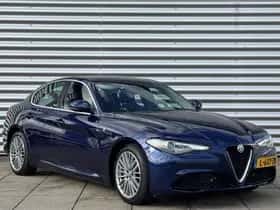 Alfa Romeo Giulia (2021) thumbnail 2
