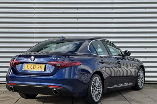 Alfa Romeo Giulia (2021) thumbnail 11