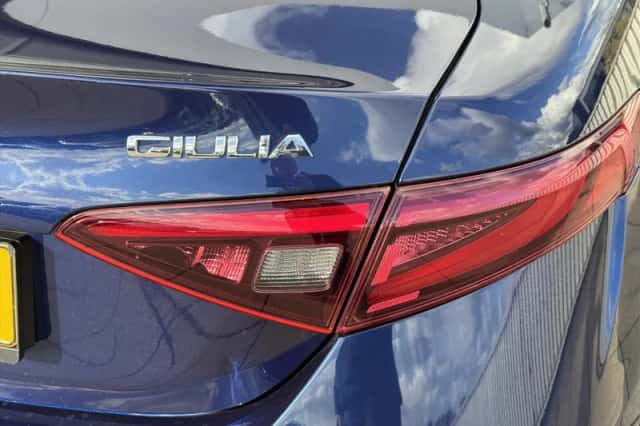 Alfa Romeo Giulia (2021) thumbnail 13