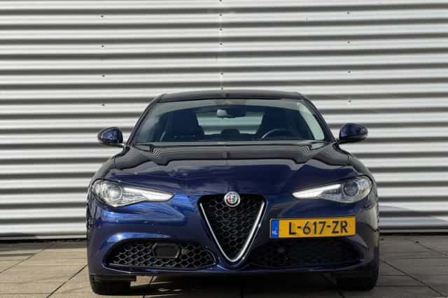 Alfa Romeo Giulia (2021) thumbnail 3