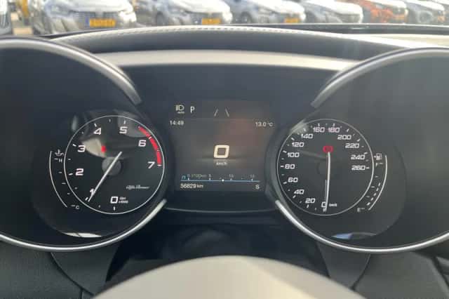 Alfa Romeo Giulia (2021) thumbnail 22