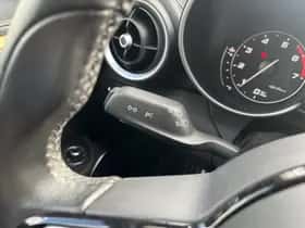 Alfa Romeo Giulia (2021) thumbnail 24