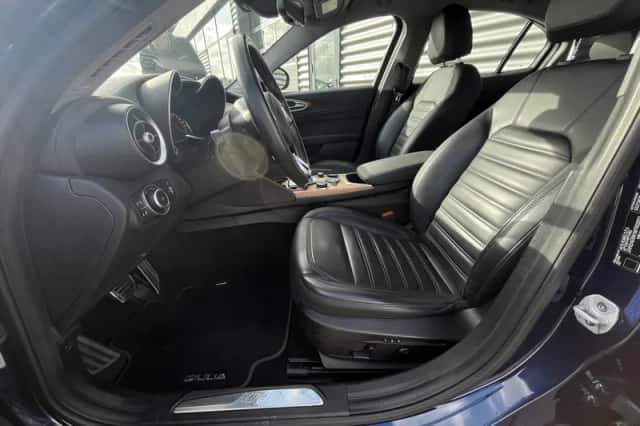 Alfa Romeo Giulia (2021) thumbnail 26