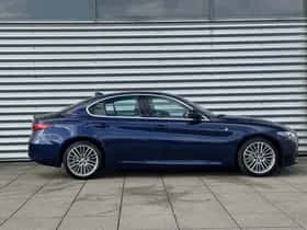 Alfa Romeo Giulia (2021) thumbnail 4