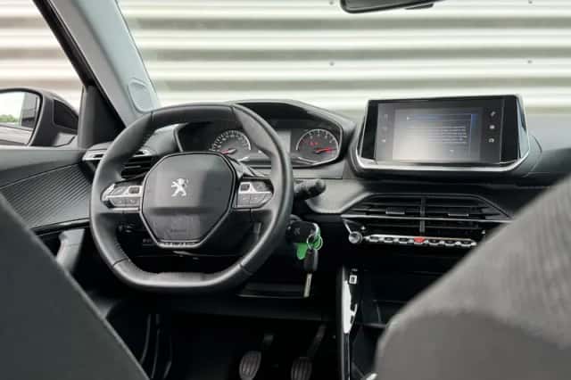Peugeot 2008 (2022) thumbnail 13