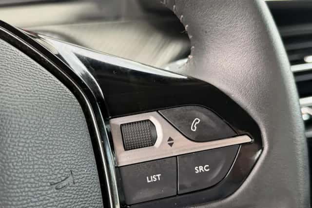 Peugeot 2008 (2022) thumbnail 17
