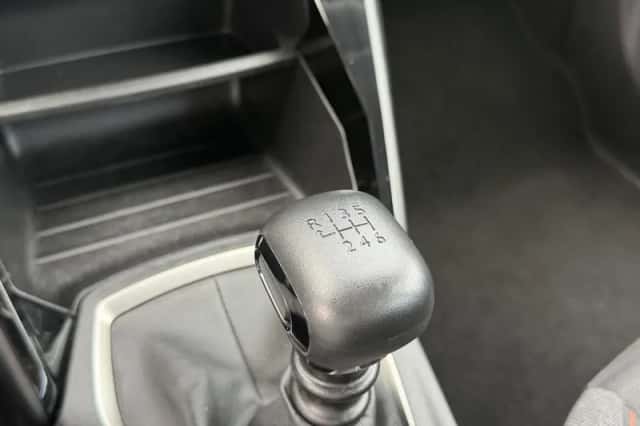 Peugeot 2008 (2022) thumbnail 26