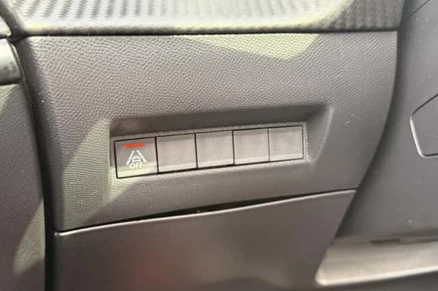 Peugeot 208 (2021) thumbnail 13