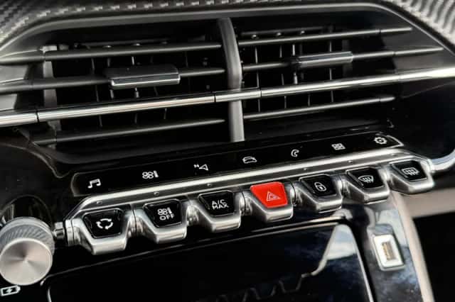 Peugeot 208 (2021) thumbnail 26