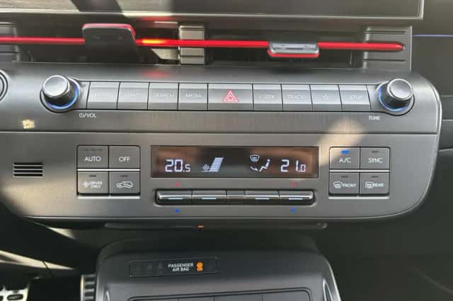Hyundai Kona (2023) thumbnail 23