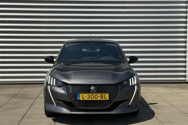 Peugeot 208 (2021) thumbnail 5