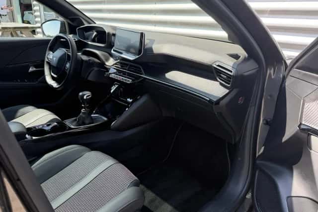 Peugeot 208 (2021) thumbnail 8
