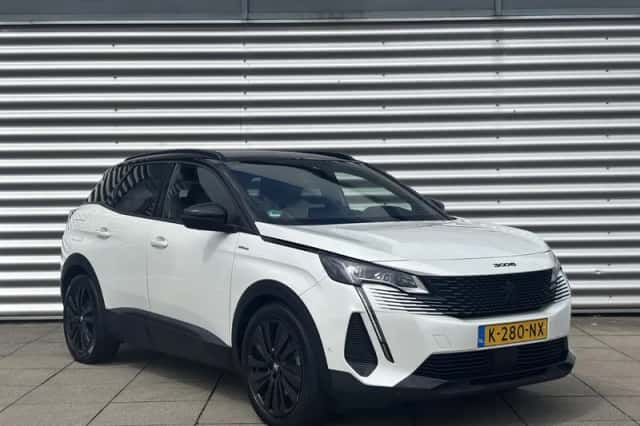 Peugeot 3008 (2021) thumbnail 3