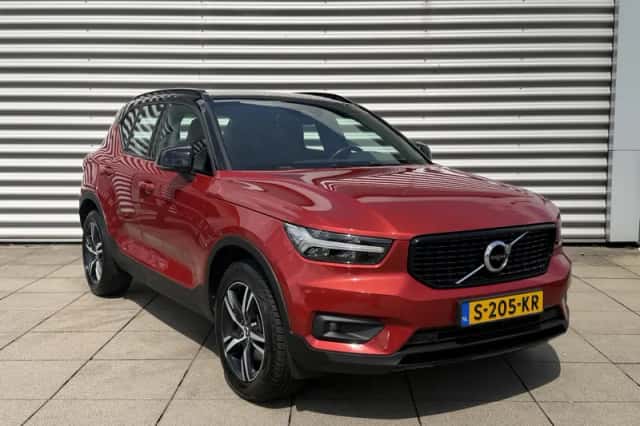 Volvo XC40 (2018) thumbnail 2