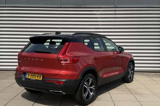 Volvo XC40 (2018) thumbnail 3