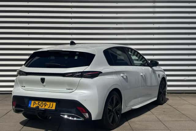Peugeot 308 (2022) thumbnail 4
