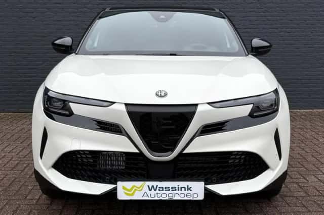 Alfa Romeo Junior (2025) thumbnail 2