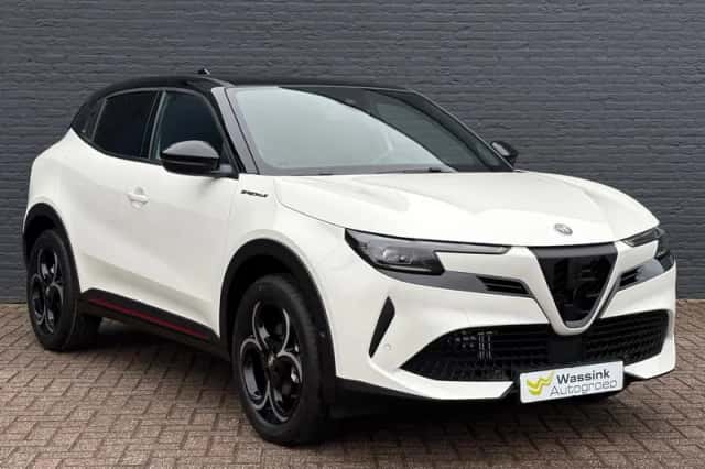 Alfa Romeo Junior (2025) thumbnail 3