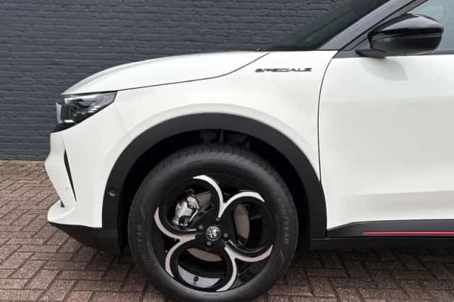 Alfa Romeo Junior (2025) thumbnail 9