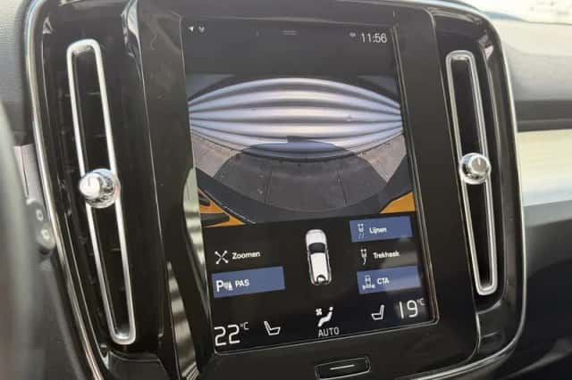 Volvo XC40 (2021) thumbnail 23