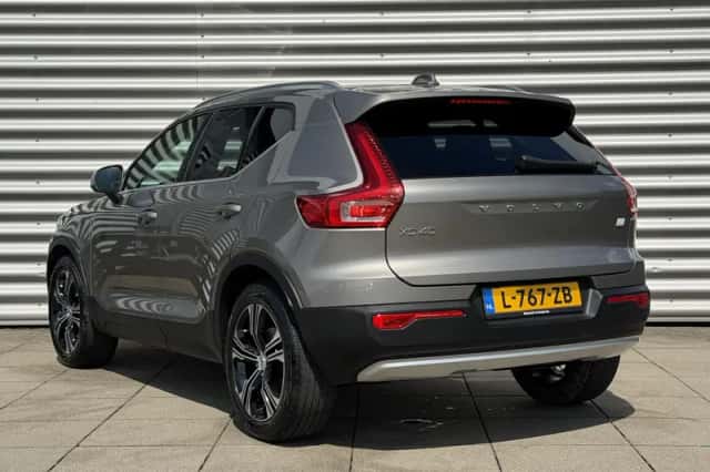 Volvo XC40 (2021) thumbnail 4