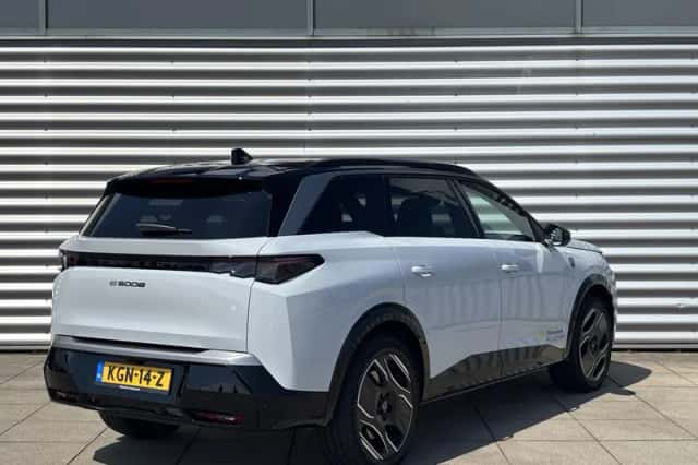 Peugeot E-5008 (2026) thumbnail 3